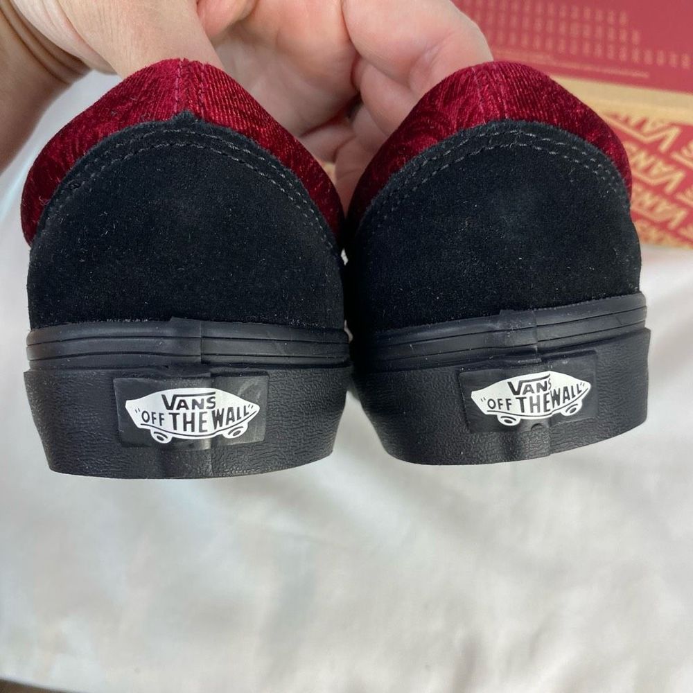 Vans Old Skool Velvet Parisian Night Black Cerise Red shoes NWB Unisex Men’s 7 W - Picture 10 of 11